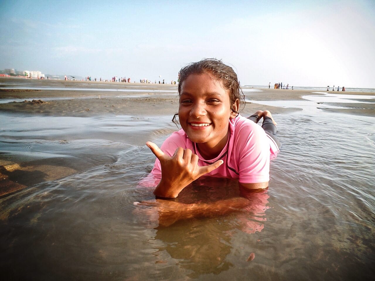 Bangla Surf Girls - Elizabeth D. Costa (6)