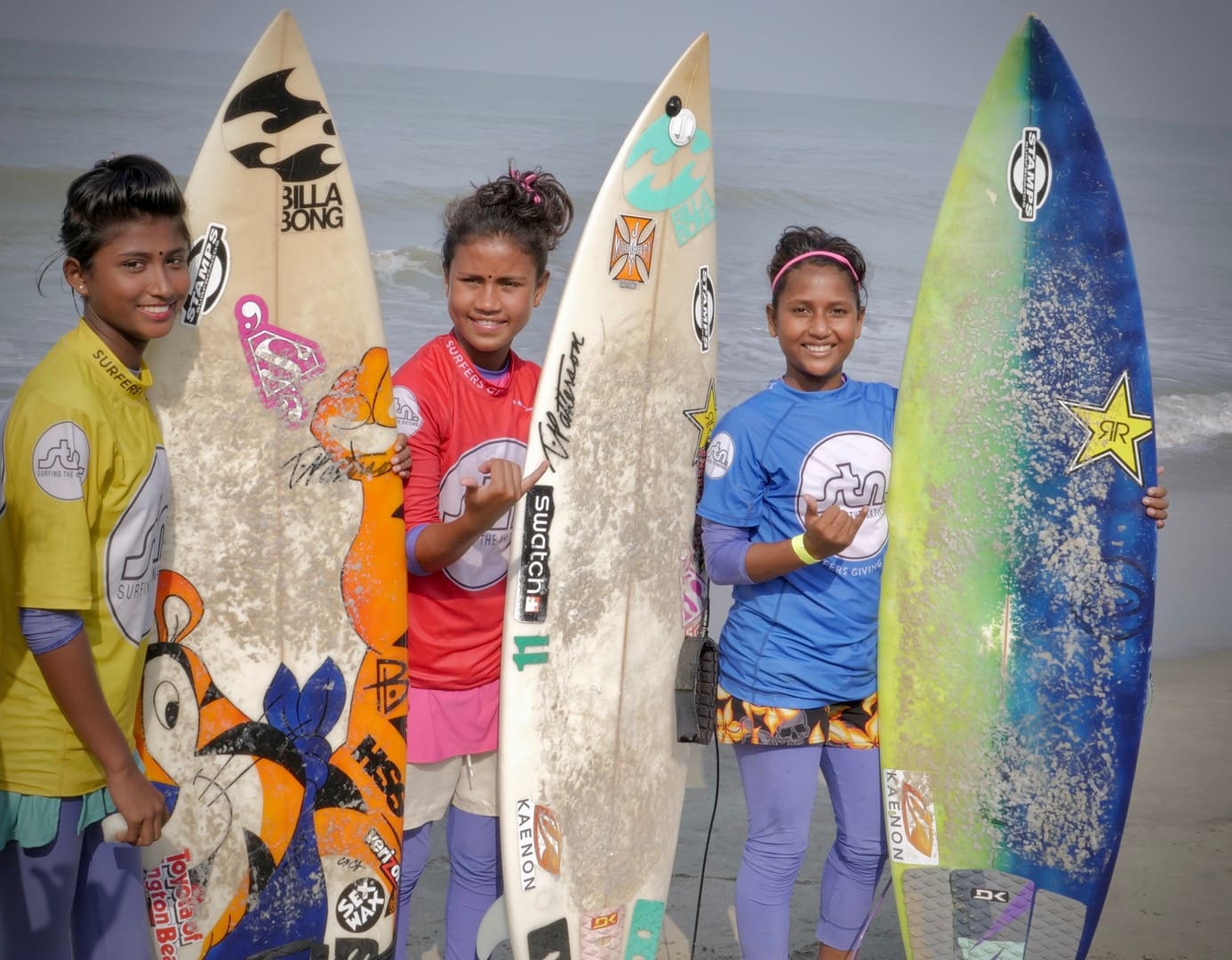 Bangla Surf Girls - Elizabeth D. Costa (5)