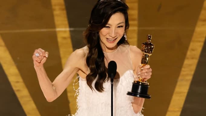 -Michelle Yeoh Oscar-winning actress